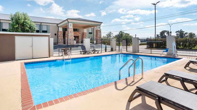 <b>Best Western Bayou Inn Pool</b>. Images powered by <a href="https://iceportal.shijigroup.com/" title="IcePortal" target="_blank">IcePortal</a>.