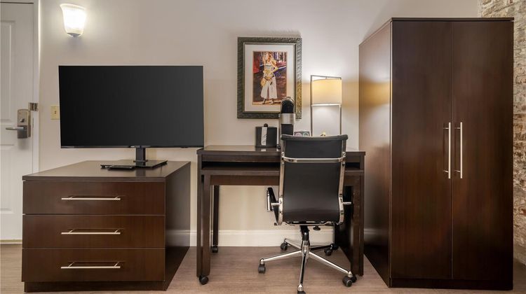Best Western Plus St. Christopher Hotel Room