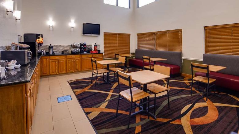 <b>Best Western Rayne Inn Restaurant</b>. Images powered by <a href="https://iceportal.shijigroup.com/" title="IcePortal" target="_blank">IcePortal</a>.