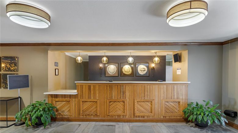 <b>Best Western Natchitoches Inn Lobby</b>. Images powered by <a href="https://iceportal.shijigroup.com/" title="IcePortal" target="_blank">IcePortal</a>.