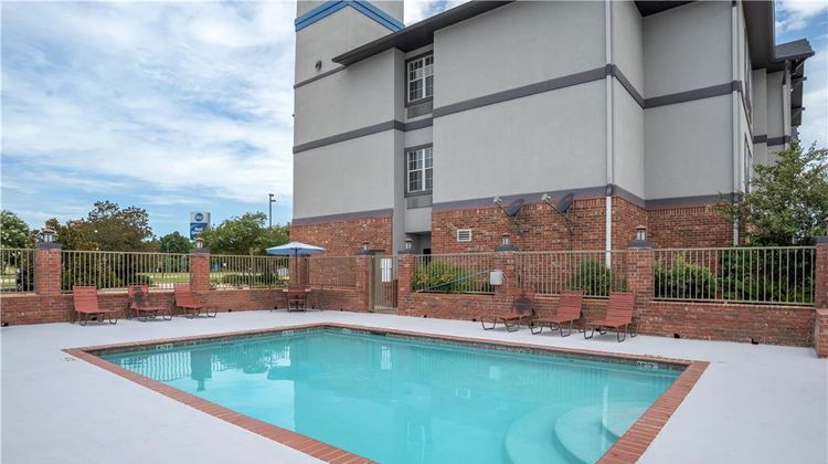 Best Western Plaquemine Inn Pool