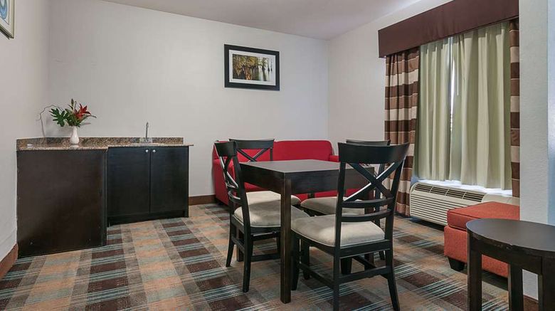 <b>Best Western Plus DeRidder Inn & Suites Suite</b>. Images powered by <a href="https://iceportal.shijigroup.com/" title="IcePortal" target="_blank">IcePortal</a>.