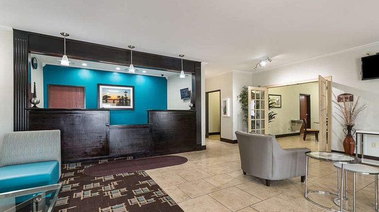<b>Best Western Plus DeRidder Inn & Suites Lobby</b>. Images powered by <a href="https://iceportal.shijigroup.com/" title="IcePortal" target="_blank">IcePortal</a>.