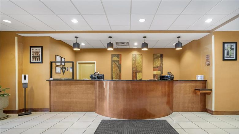 <b>Best Western St Francisville Hotel Lobby</b>. Images powered by <a href="https://iceportal.shijigroup.com/" title="IcePortal" target="_blank">IcePortal</a>.
