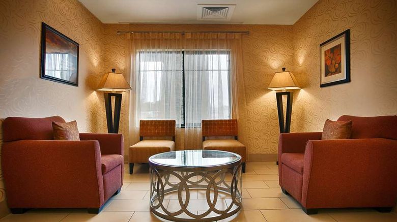<b>Best Western Plus DeSoto Inn & Suites Lobby</b>. Images powered by <a href="https://iceportal.shijigroup.com/" title="IcePortal" target="_blank">IcePortal</a>.