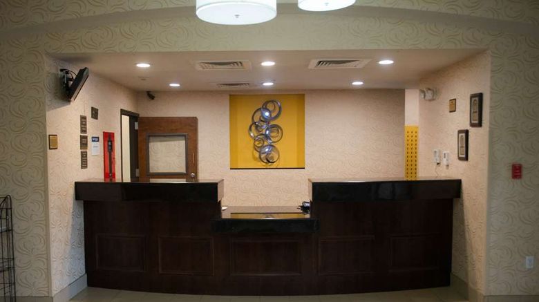 <b>Best Western Plus DeSoto Inn & Suites Lobby</b>. Images powered by <a href="https://iceportal.shijigroup.com/" title="IcePortal" target="_blank">IcePortal</a>.
