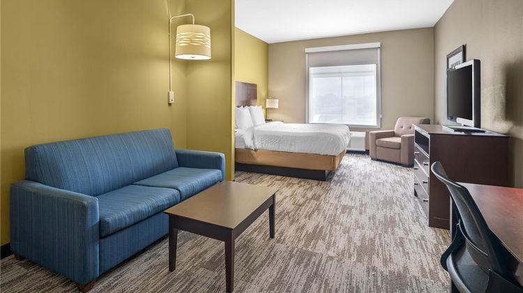Best Western Plus Chalmette Hotel Room