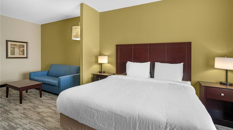 Best Western Plus Chalmette Hotel Room