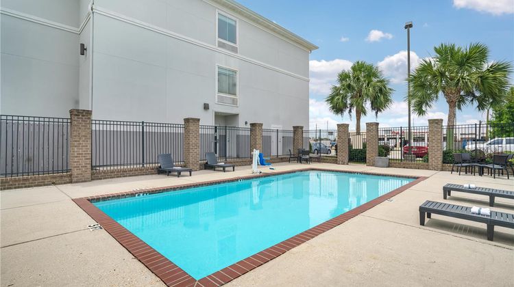 Best Western Plus Chalmette Hotel Pool
