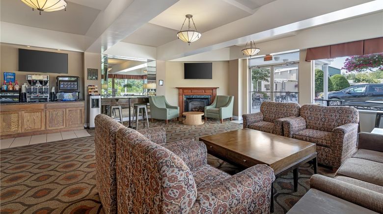 <b>Best Western Merry Manor Inn Lobby</b>. Images powered by <a href="https://iceportal.shijigroup.com/" title="IcePortal" target="_blank">IcePortal</a>.