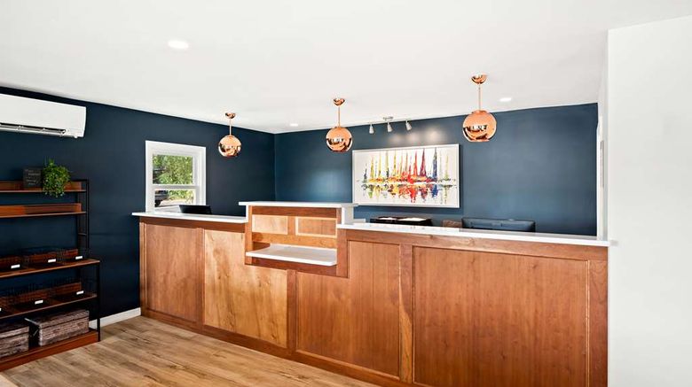 <b>Best Western Freeport Inn Lobby</b>. Images powered by <a href="https://iceportal.shijigroup.com/" title="IcePortal" target="_blank">IcePortal</a>.
