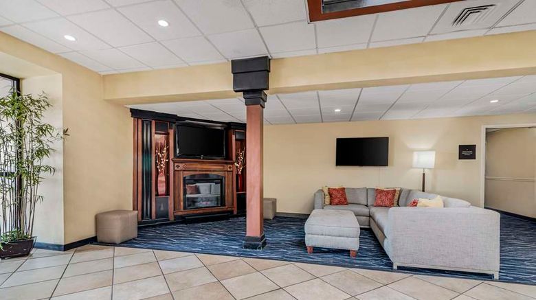 <b>Best Western Plus Augusta Civic Center Lobby</b>. Images powered by <a href="https://iceportal.shijigroup.com/" title="IcePortal" target="_blank">IcePortal</a>.
