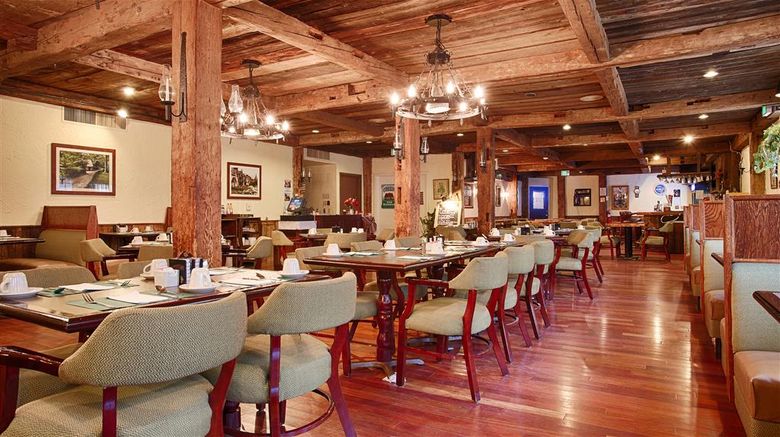 <b>Best Western Plus Waterville Grand Hotel Restaurant</b>. Images powered by <a href="https://iceportal.shijigroup.com/" title="IcePortal" target="_blank">IcePortal</a>.