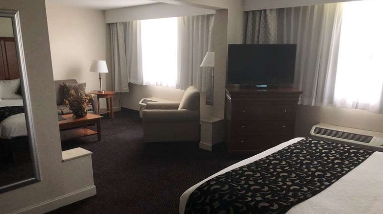 <b>Best Western Plus Waterville Grand Hotel Suite</b>. Images powered by <a href="https://iceportal.shijigroup.com/" title="IcePortal" target="_blank">IcePortal</a>.