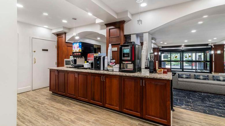 <b>Best Western Plus Brunswick Bath Restaurant</b>. Images powered by <a href="https://iceportal.shijigroup.com/" title="IcePortal" target="_blank">IcePortal</a>.
