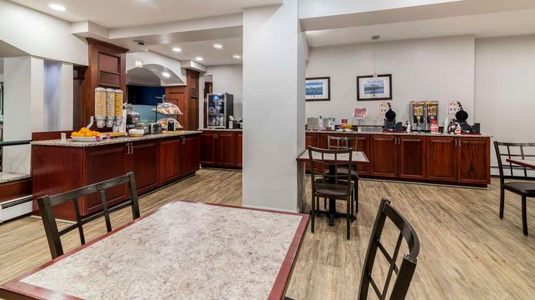 <b>Best Western Plus Brunswick Bath Restaurant</b>. Images powered by <a href="https://iceportal.shijigroup.com/" title="IcePortal" target="_blank">IcePortal</a>.