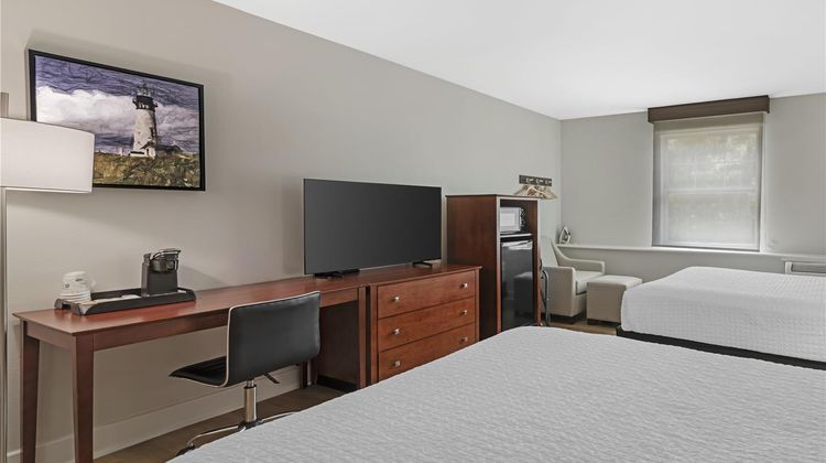 Best Western Plus Brunswick Bath Room