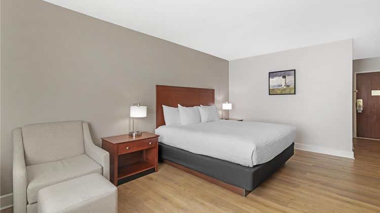 Best Western Plus Brunswick Bath Room