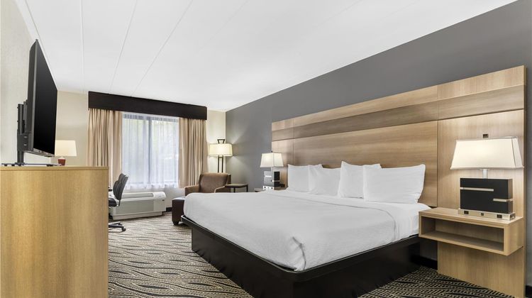 Best Western Braddock Inn Room