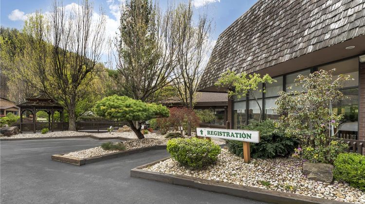 Best Western Braddock Inn Exterior