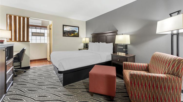Best Western Braddock Inn Room