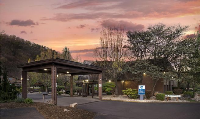 Best Western Braddock Inn Exterior