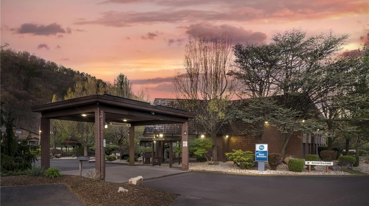 Best Western Braddock Inn Exterior