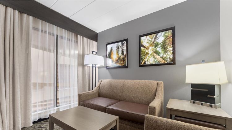 Best Western Braddock Inn Suite