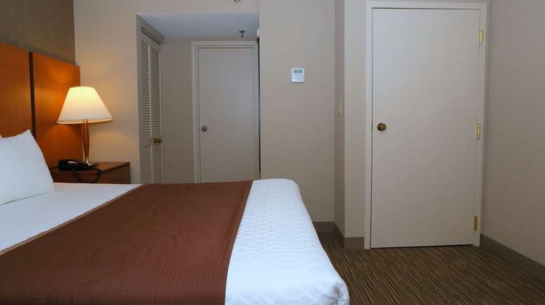 <b>Best Western La Plata Inn Suite</b>. Images powered by <a href="https://iceportal.shijigroup.com/" title="IcePortal" target="_blank">IcePortal</a>.