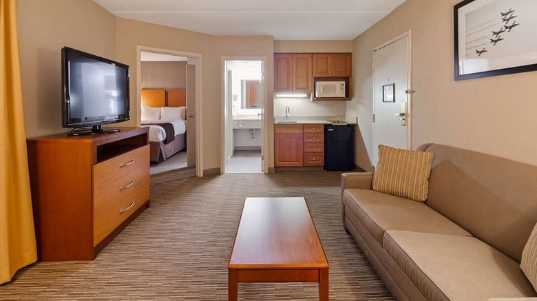 <b>Best Western La Plata Inn Suite</b>. Images powered by <a href="https://iceportal.shijigroup.com/" title="IcePortal" target="_blank">IcePortal</a>.