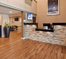 Best Western La Plata Inn Lobby