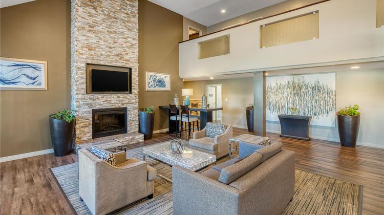 Best Western La Plata Inn Lobby