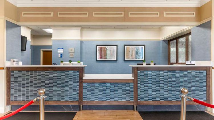 Best Western Capital Beltway Lobby