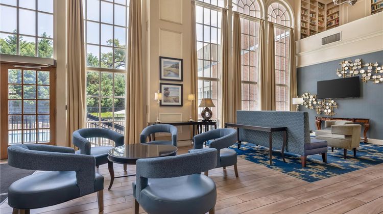 Best Western Capital Beltway Lobby
