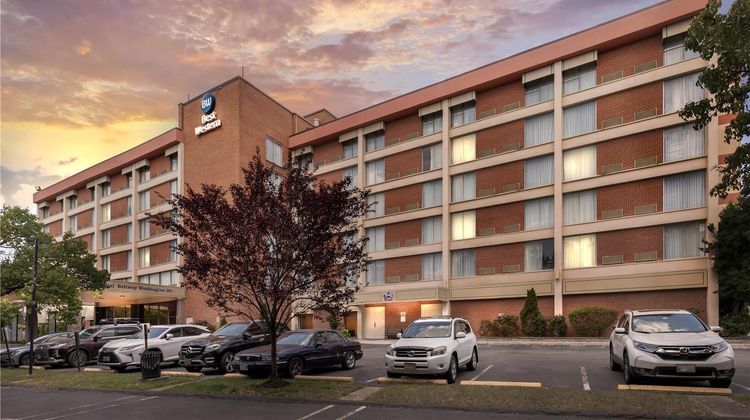 Best Western Capital Beltway Exterior
