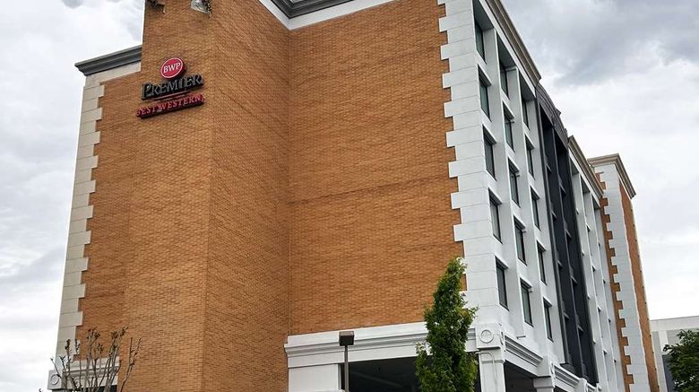 <b>Best Western Premier Hotel & Suites Exterior</b>. Images powered by <a href="https://iceportal.shijigroup.com/" title="IcePortal" target="_blank">IcePortal</a>.