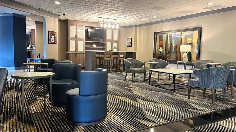 <b>Best Western Premier Hotel & Suites Lobby</b>. Images powered by <a href="https://iceportal.shijigroup.com/" title="IcePortal" target="_blank">IcePortal</a>.