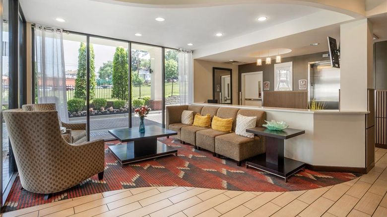 <b>Best Western Plus College Park Hotel Lobby</b>. Images powered by <a href="https://iceportal.shijigroup.com/" title="IcePortal" target="_blank">IcePortal</a>.