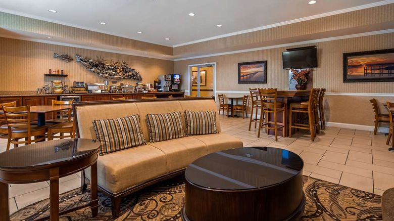 <b>Best Western Plus Easton Inn & Suites Restaurant</b>. Images powered by <a href="https://iceportal.shijigroup.com/" title="IcePortal" target="_blank">IcePortal</a>.