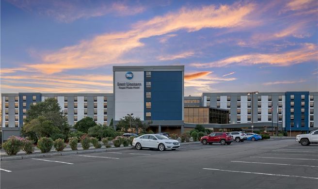 Best Western Royal Plaza Htl & Trade Ctr Exterior