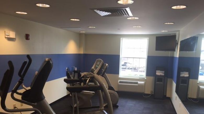 <b>Best Western Adams Inn Quincy-Boston Health</b>. Images powered by <a href="https://iceportal.shijigroup.com/" title="IcePortal" target="_blank">IcePortal</a>.