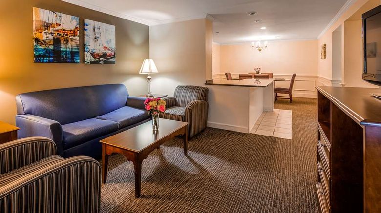 <b>Best Western Adams Inn Quincy-Boston Suite</b>. Images powered by <a href="https://iceportal.shijigroup.com/" title="IcePortal" target="_blank">IcePortal</a>.
