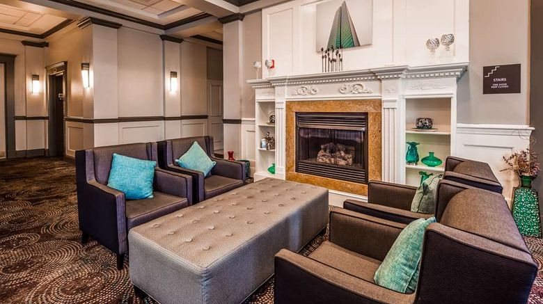 <b>Best Western Adams Inn Quincy-Boston Lobby</b>. Images powered by <a href="https://iceportal.shijigroup.com/" title="IcePortal" target="_blank">IcePortal</a>.