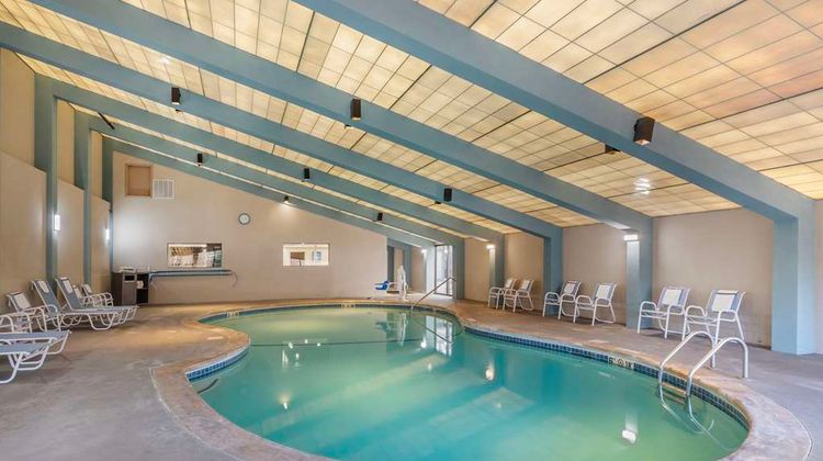 Best Western Plus New Englander Pool
