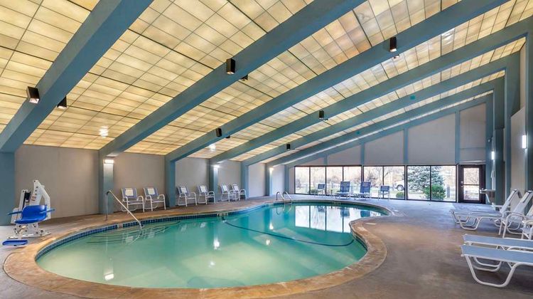 Best Western Plus New Englander Pool