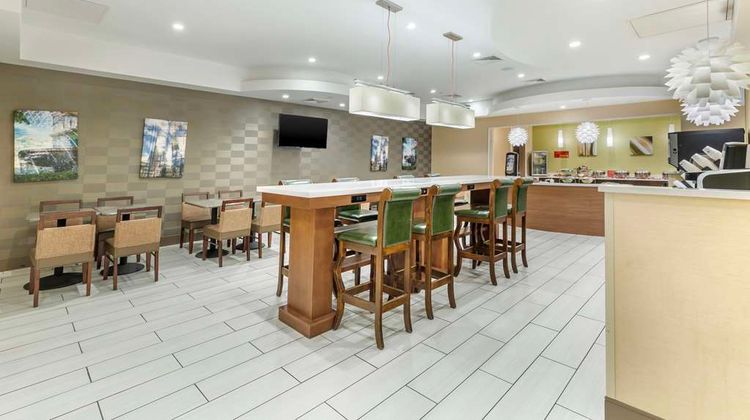 Best Western Plus New Englander Restaurant
