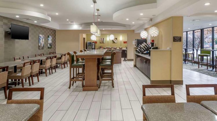 Best Western Plus New Englander Restaurant