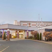 Best Western Plus New Englander