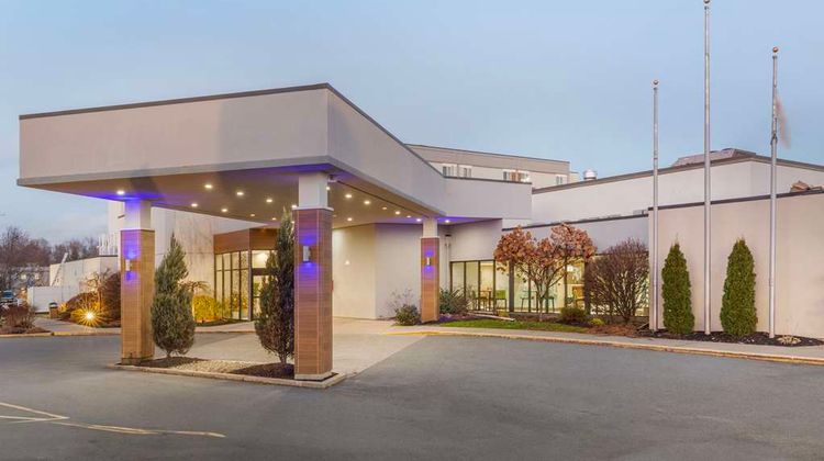 Best Western Plus New Englander Exterior