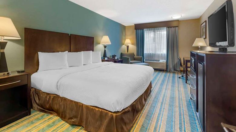 <b>Best Western Plus Berkshire Hills I&S Room</b>. Images powered by <a href="https://iceportal.shijigroup.com/" title="IcePortal" target="_blank">IcePortal</a>.